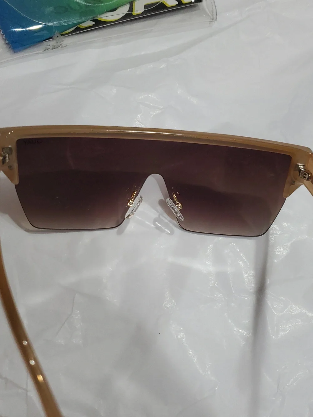 Quay Australia Echo Chamber Ivory frame‎ Brown lens shield flat brow sunglasses